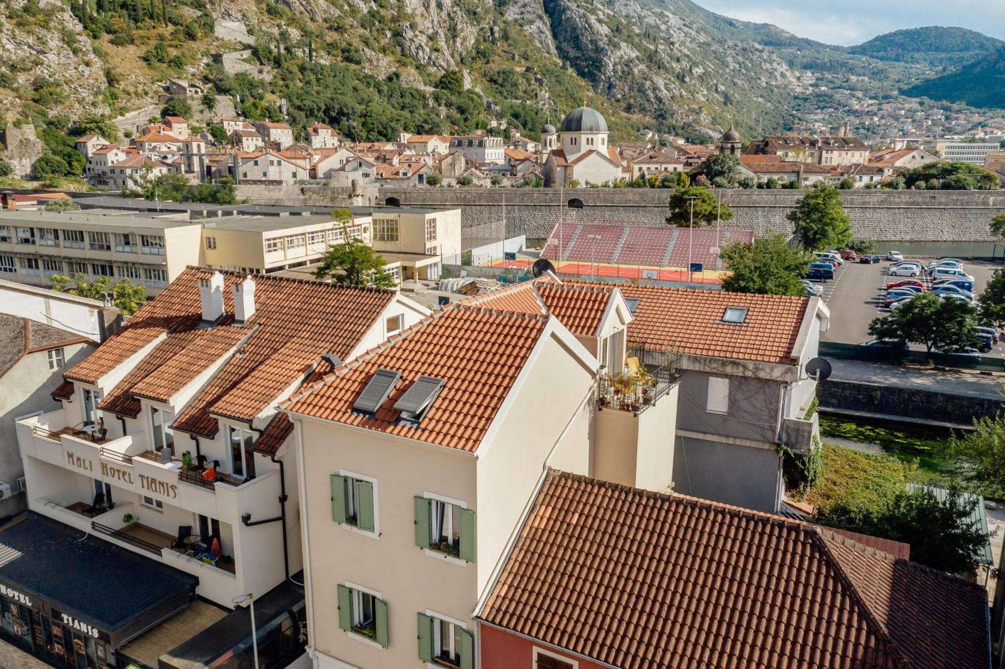 Kotor Central Point Екстер'єр фото